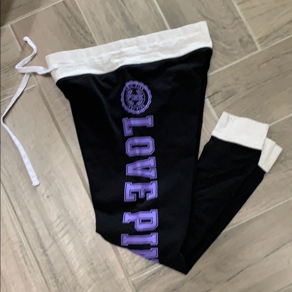 VS 3/4 Sleeve Top | Black Leggings - Picture 3 of 3